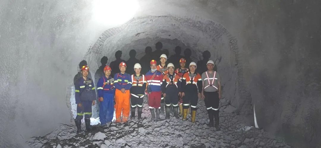 提前20天！塞尔维亚波尔项目-450m出矿中段 1#2#回风井顺利贯通！